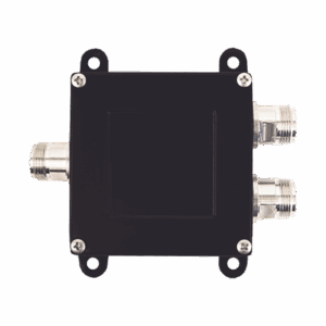 Separador TAP -7 dB con rango de frecuencia de 700 a 2500 MHz. Ideal para separar las antenas a diferentes longitudes de cable coaxial. 50 Ohm. Conectores N Hembra.
