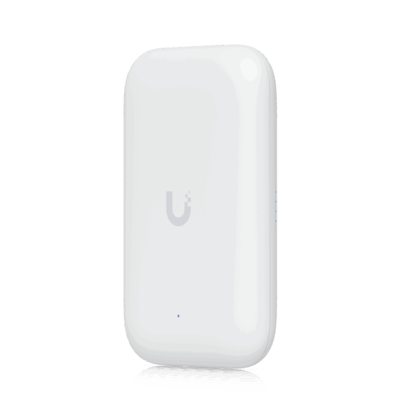 Access Point UniFi UK Ultra Navaja Suiza WiFi 5, MU-MIMO 2x2, instalación flexible, antena omnidireccional integrada, (2) conectores RP-SMA para antenas externas, para interior o exterior (IPX6)