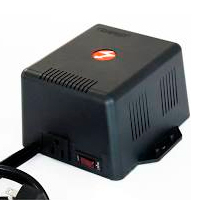 REGULADOR DE VOLTAJE COMPLET RH 1500 CON SUPRESOR DE PICOS MODELO ERV-5-019, 1500VA/1500W 1 CONTACTO 120V 5 AÑOS GARANTIA HOGAR OFICINA COMERCIO