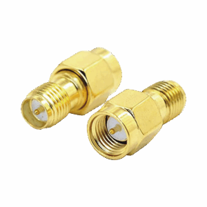 Adaptador de SMA Macho a SMA Hembra Inverso, Oro/ Oro/ Teflón,